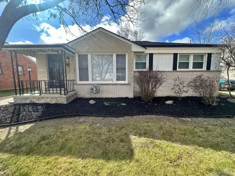 29653 Macintyre St, Livonia, MI 48150
