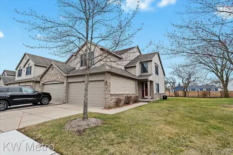 45097 Horseshoe Cir, Canton, MI 48187