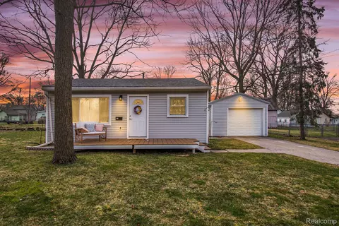 318 Crossman St, Williamston, MI 48895
