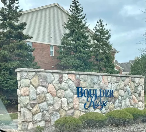1892 Flagstone Cir #71, Rochester, MI 48307