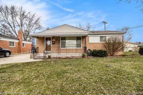 8530 Ingram St, Westland, MI 48185