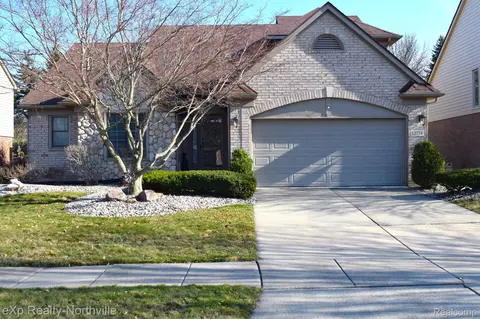 12774 Wendover Dr, Plymouth, MI 48170