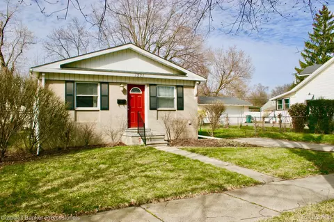 1521 Camden St, Ferndale, MI 48220