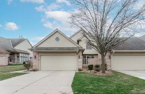 42728 Christina Dr, Sterling Heights, MI 48313