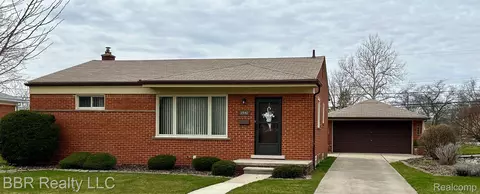 2940 Maxwell St, Trenton, MI 48183