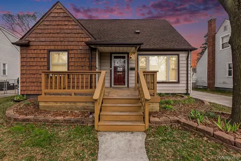 706 Flowerdale St, Ferndale, MI 48220