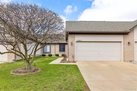 13211 Highland Cir, Sterling Heights, MI 48312