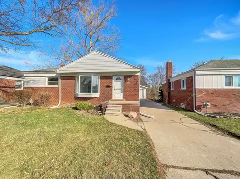 18253 Curtain Ave, Eastpointe, MI 48021