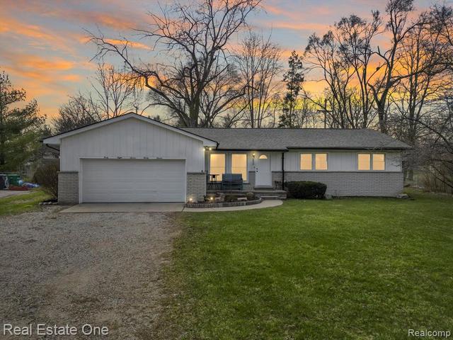 48737 Dequindre Rd, Rochester Hills, MI 48307