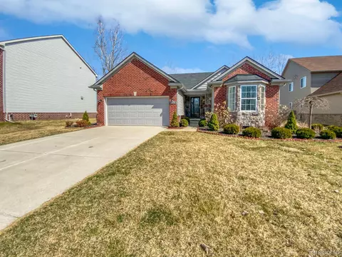 6049 Bay Hl, Romulus, MI 48174