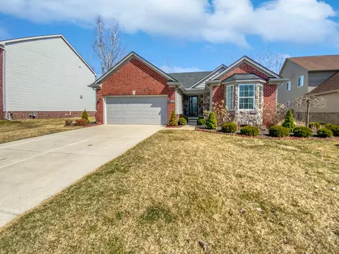 6049 Bay Hl, Romulus, MI 48174