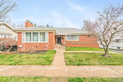 240 W Columbia Ave, Belleville, MI 48111
