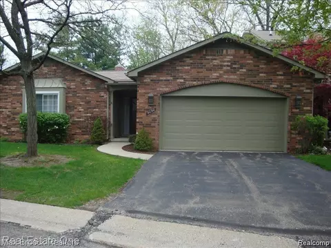 4090 Justin Crt Ct, Bloomfield Township, MI 48302