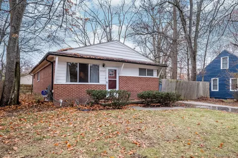 21127 Indian St, Southfield, MI 48033