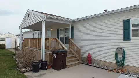 895 Trey Rdg, Monroe, MI 48161