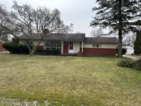 31821 Wayburn St, Farmington Hills, MI 48334