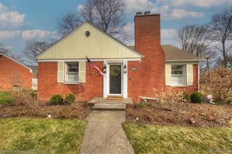 31512 W Chicago St, Livonia, MI 48150