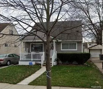 221 Massoit St, Clawson, MI 48017