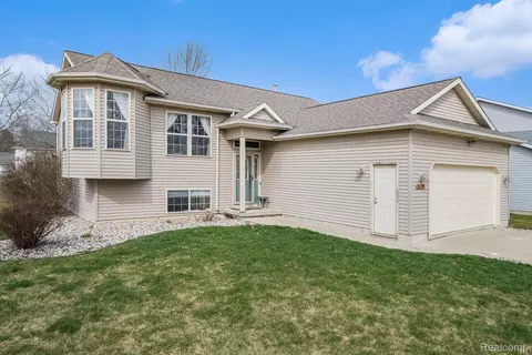 3179 Centennial Oak, Vienna, MI 48420