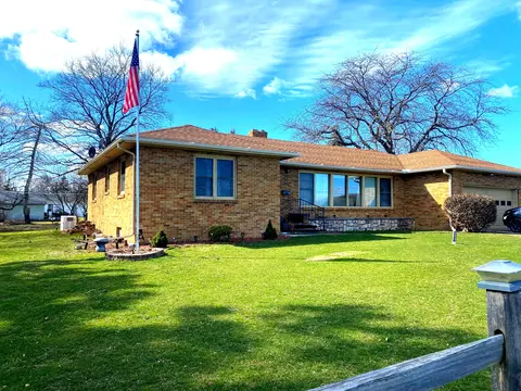 2039 East St, Fairgrove, MI 48733