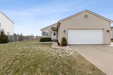 989 King James, Vassar, MI 48768