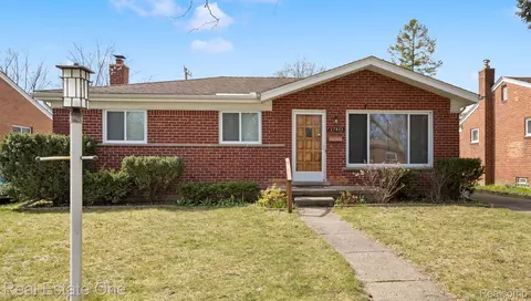 27833 Palmer Blvd, Madison Heights, MI 48071