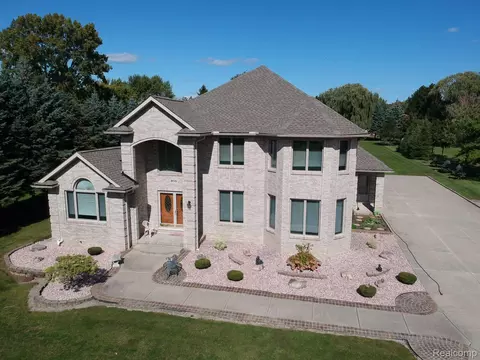 305 E Avon Rd, Rochester Hills, MI 48307 photo 1