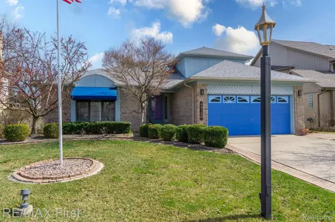 44150 Dunham Crt Ct, Clinton Township, MI 48038
