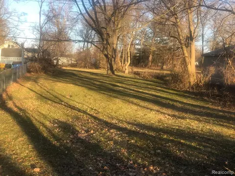 Vacant Oakview Drive, Waterford, MI 48329