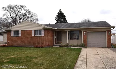 8670 Lozen Dr, Sterling Heights, MI 48313