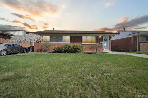 20247 Kemp St, Clinton Township, MI 48035
