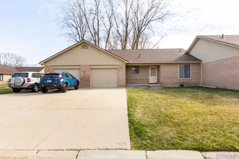 19236 Angela Crt Ct, Roseville, MI 48066