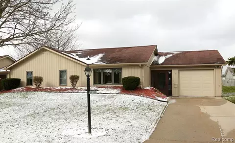 2 Commons W #2, Saginaw, MI 48603