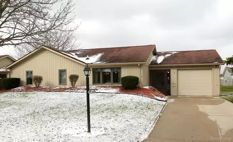 2 Commons West #2, Saginaw, MI 48603