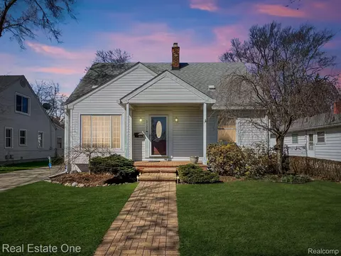 2127 Bacon Ave, Berkley, MI 48072