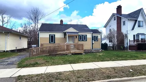 650 Roosevelt Ave, Mount Morris, MI 48458
