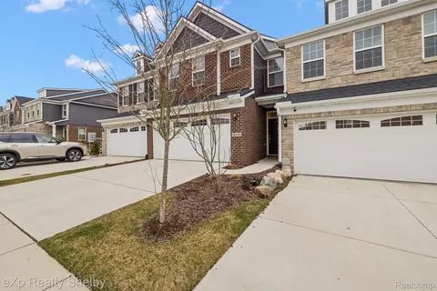 22486 Woodbridge Ln, Novi, MI 48375