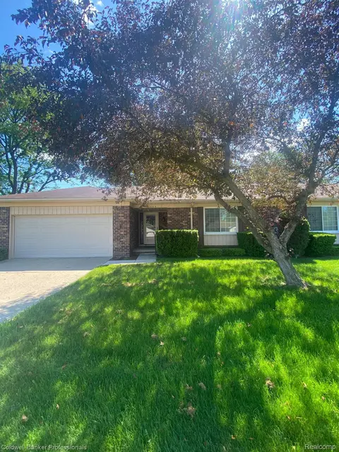 22804 Shoreview, Saint Clair Shores, MI 48082