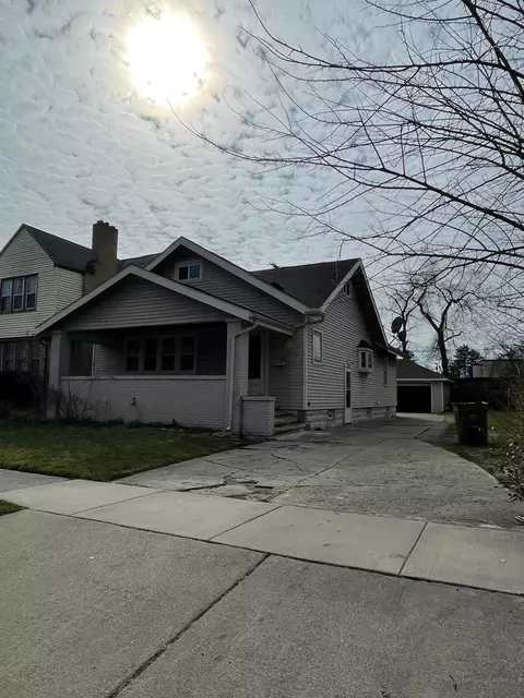 17 Osceola Dr, Pontiac, MI 48341