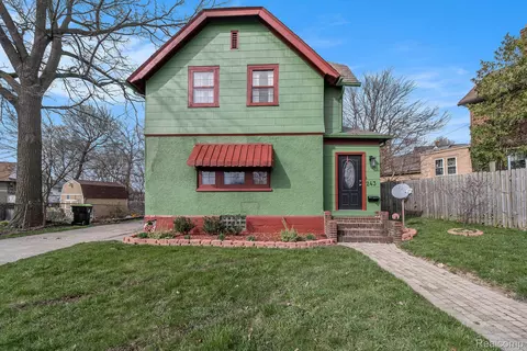 243 Oliver St, Pontiac, MI 48342
