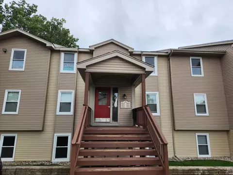 4906 Harbor Point Dr, Waterford, MI 48329