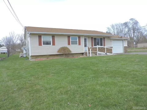 1224 W Grand Blanc Rd, Grand Blanc, MI 48439