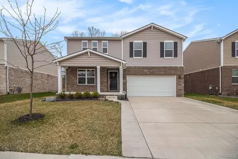 8330 Quincy Dr, Westland, MI 48185