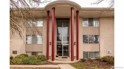 33234 Kingslane Crt Ct #12, Farmington, MI 48336