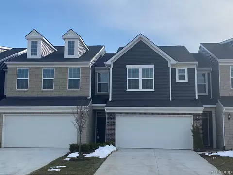 1448 Arcadia Dr, Milford, MI 48381