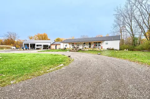 2896 Bowers Rd, Lapeer, MI 48446