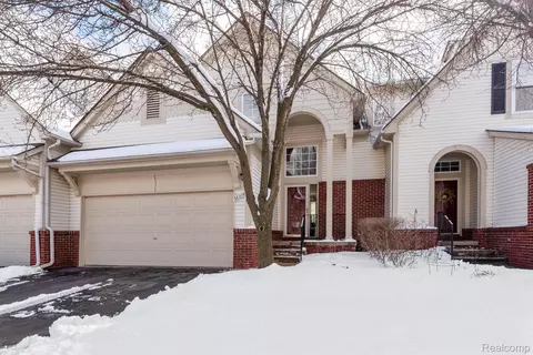 38278 Remington Park 92 35 Park #92, Farmington Hills, MI 48331