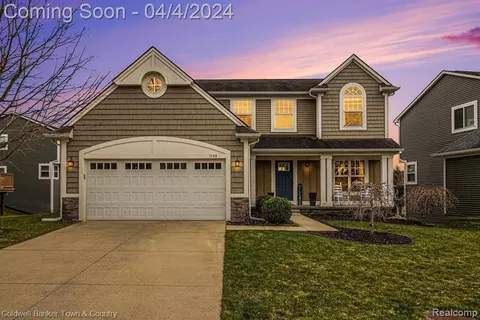 1105 Riverstone Cir, Milford, MI 48381