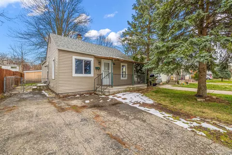 27732 Brettonwoods St, Madison Heights, MI 48071
