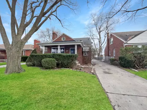17637 Sprenger Ave, Eastpointe, MI 48021